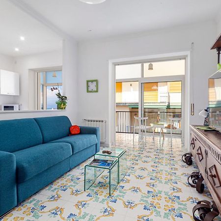 Estate4Home - Casa Maridea Соренто Екстериор снимка