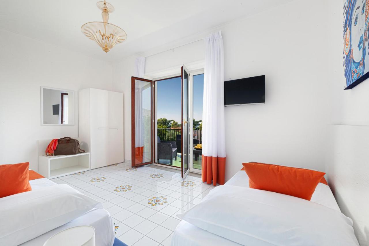 Estate4Home - Casa Maridea Соренто Екстериор снимка
