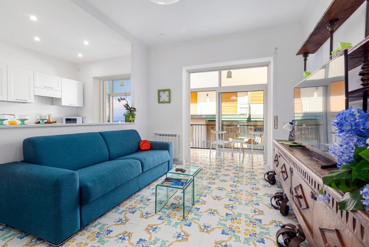 Estate4Home - Casa Maridea Соренто Екстериор снимка