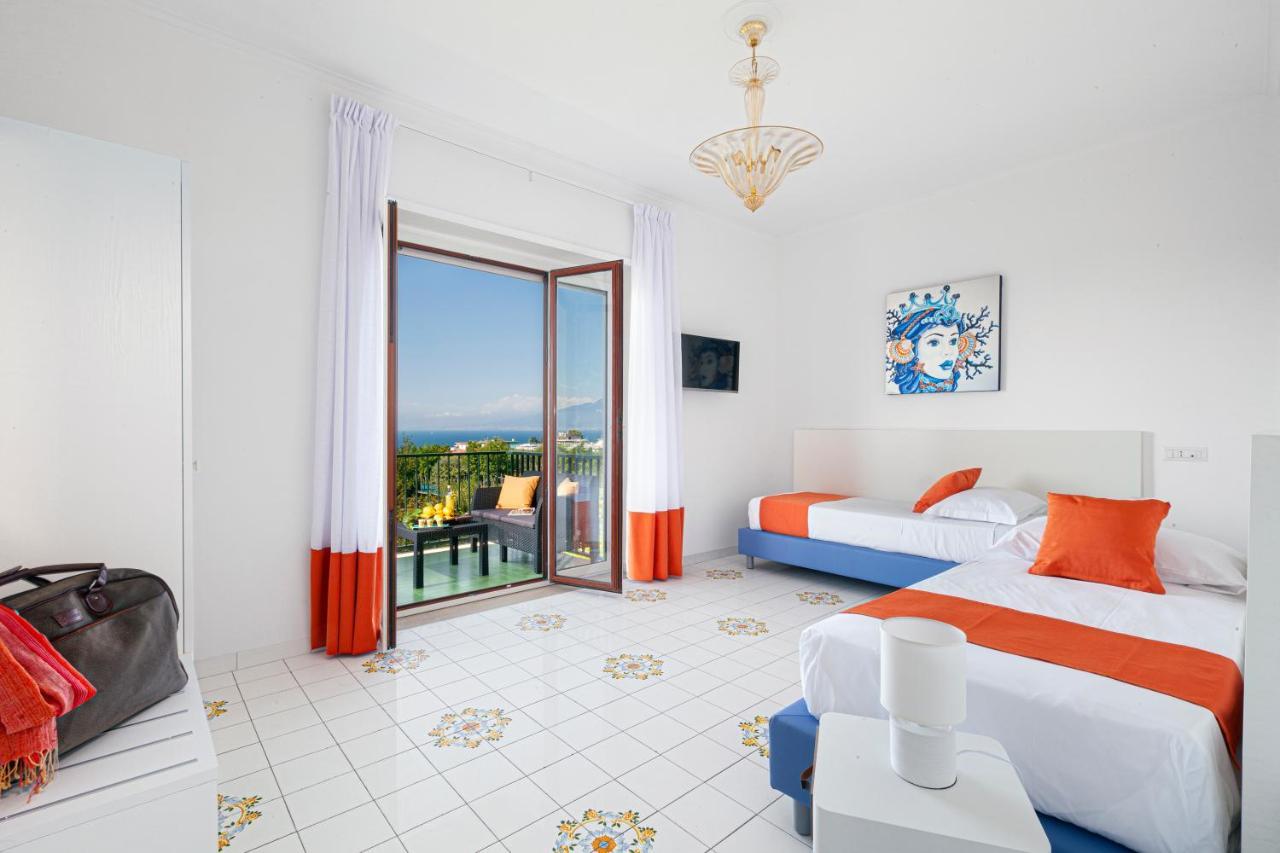 Estate4Home - Casa Maridea Соренто Екстериор снимка